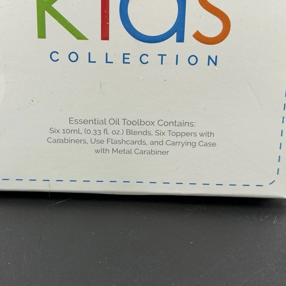 doTERRA Kids Roller Set 7x 10ml Bottles Carry Bag Keychain Sleeves Essential Oil